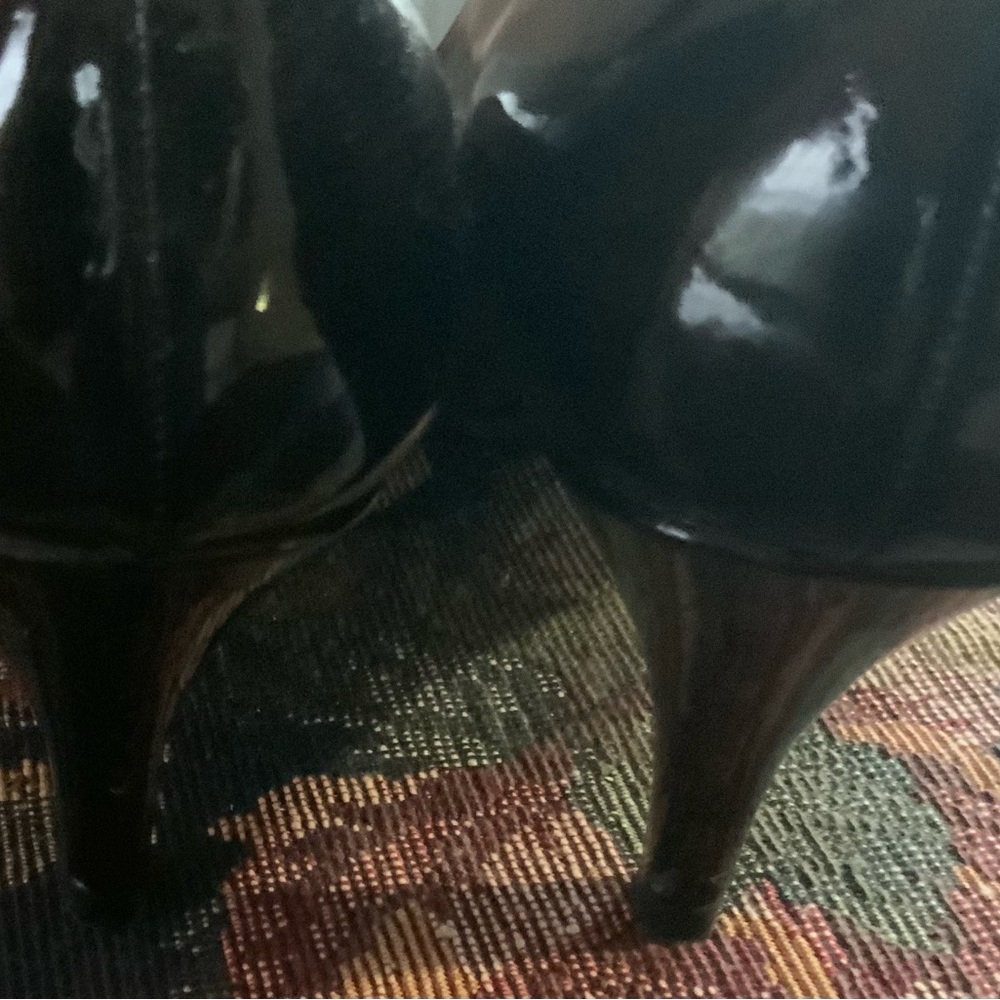 Woman’s black heels by Ellen Tracy size 6.5 - Picture 4 of 7